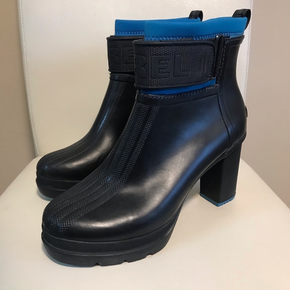Sorel Black and Blue Winter Boots